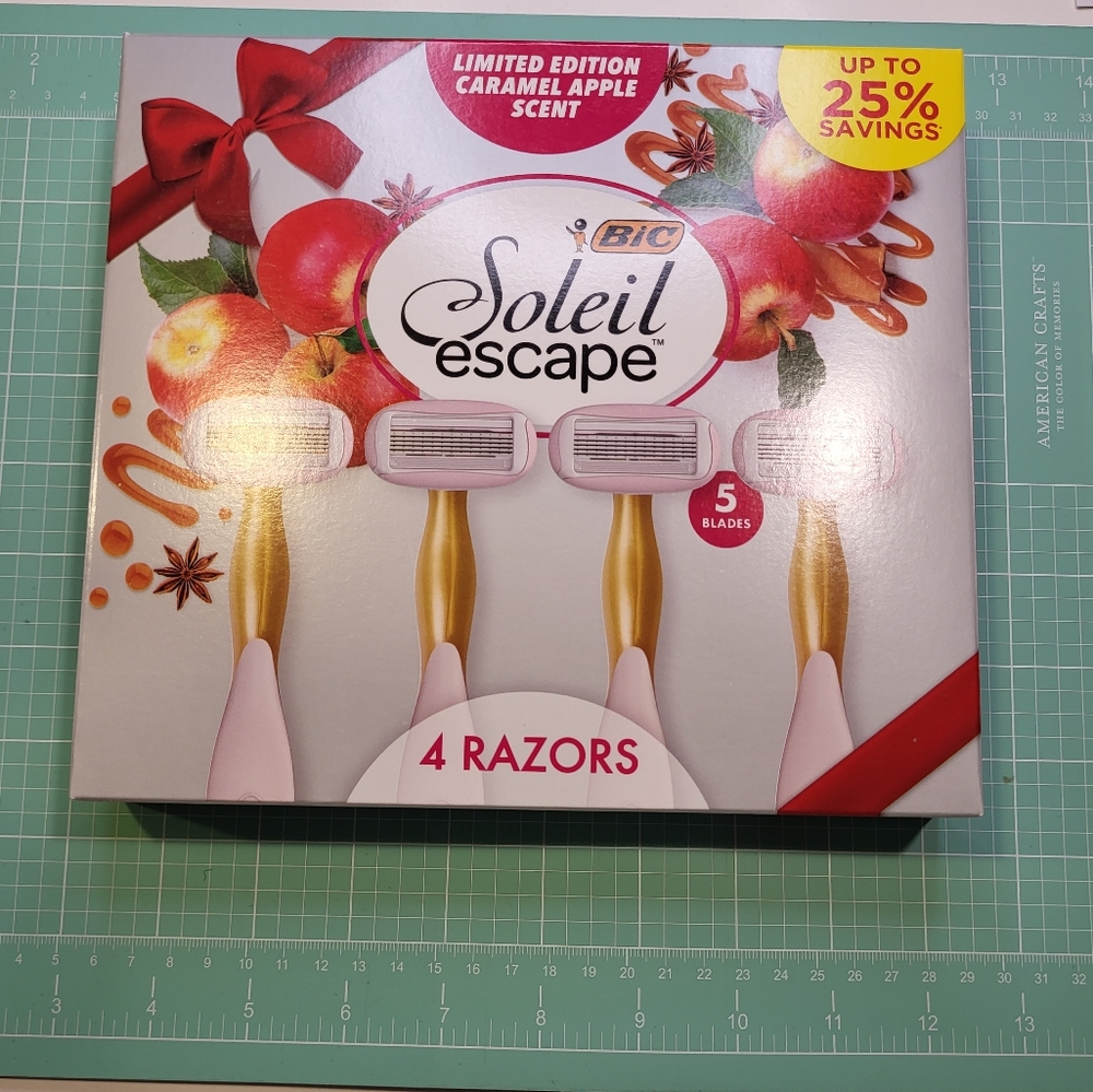 Soleil 4pk Razors Carmel Apple Scent Holiday Edition